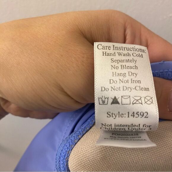 WEISSMAN Balera Dance blue Strappy Waist Leotard
14592 MC-Medium child - Picture 10 of 12